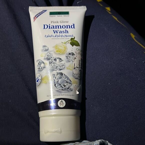Freash & Fruity Pink Glow Diamond Wash 150Ml. NEW - Picture 1 of 8